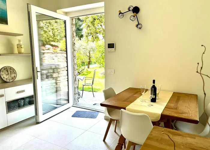 Rosa Del Lägenhet Gravedona